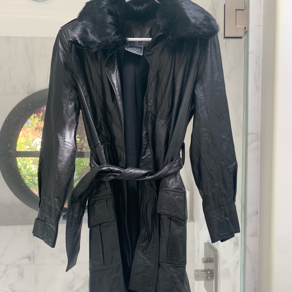 Asudari leather coat